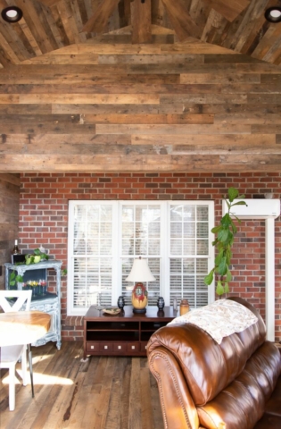 southend-reclaimed-original-face-oak-flooring-ceiling-planking-hemlock-wall-planking