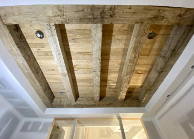 southend-reclaimed-hand-hewn-box-beams-oak-ceiling-planking-3