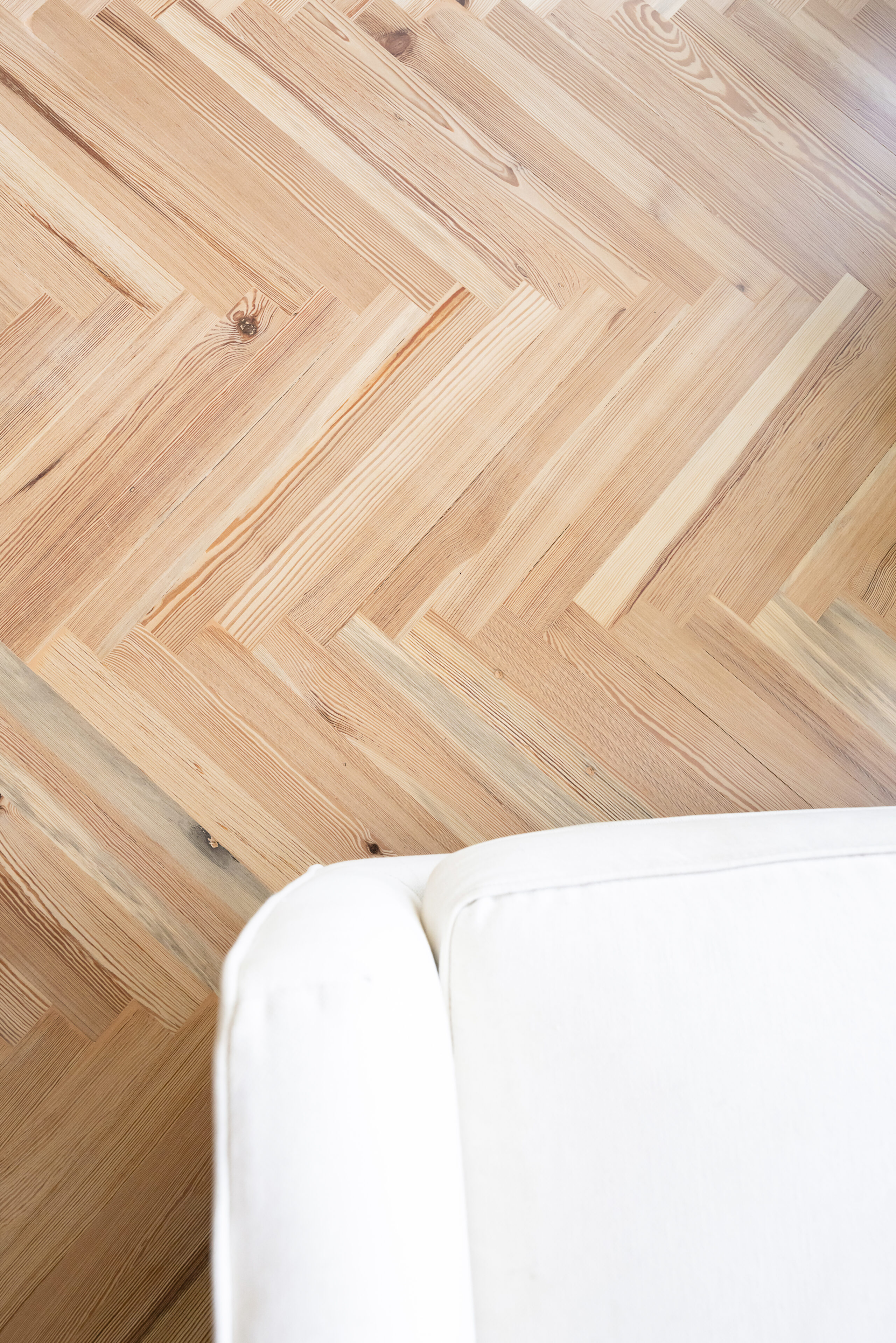 southend-reclaimed-reclaimed-antique-heart-pine-engineered-flooring-3