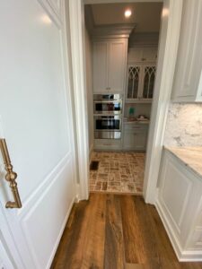 southend-reclaimed-original-face-skip-planed-white-oak-flooring-44