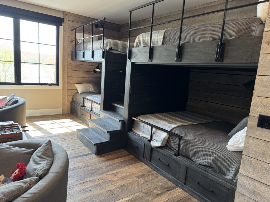 southend-reclaimed-original-face-reclaimed-mixed-hardwoods-barnplank-flooring-7