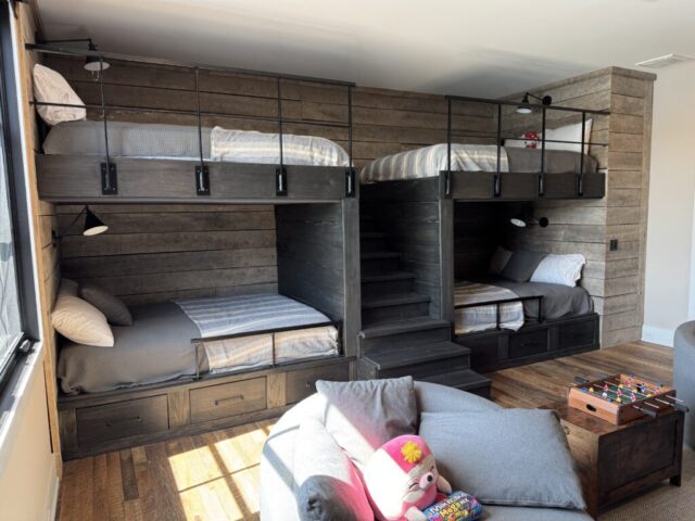 southend-reclaimed-original-face-reclaimed-mixed-hardwoods-barnplank-flooring-8