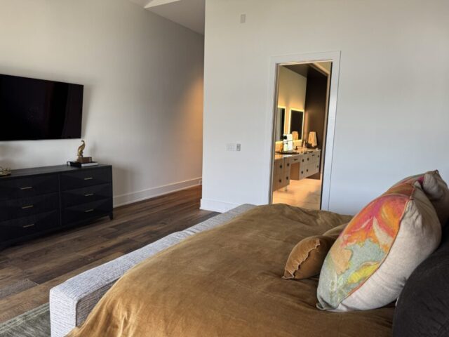 southend-reclaimed-original-face-reclaimed-oak-flooring-16