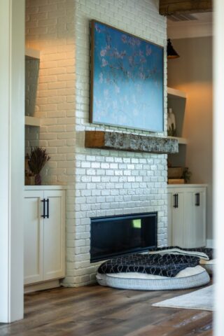 southend-reclaimed-hand-hewn-solid-mantel-2