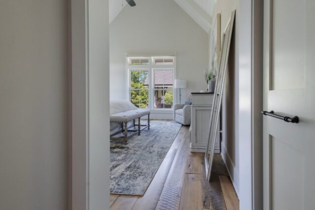 southend-reclaimed-original-face-skip-planed-reclaimed-oak-solid-plank-flooring-10