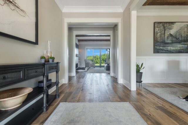 southend-reclaimed-original-face-skip-planed-reclaimed-oak-solid-plank-flooring