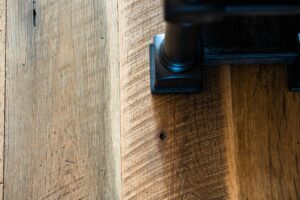 southend-reclaimed-original-face-skip-planed-reclaimed-oak-solid-plank-flooring-17