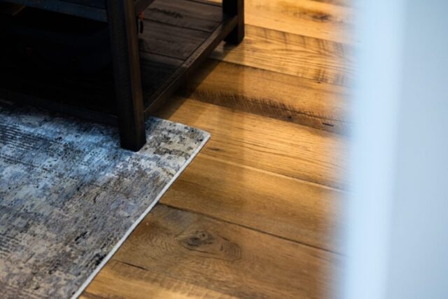southend-reclaimed-original-face-skip-planed-reclaimed-oak-solid-plank-flooring-20