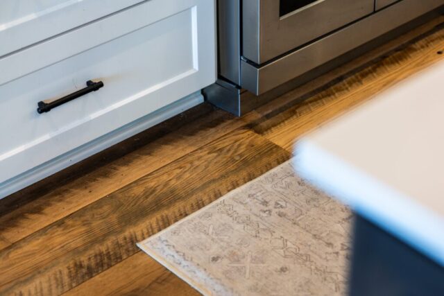 southend-reclaimed-original-face-skip-planed-reclaimed-oak-solid-plank-flooring-24