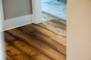 southend-reclaimed-original-face-skip-planed-reclaimed-oak-solid-plank-flooring-26