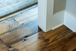 southend-reclaimed-original-face-skip-planed-reclaimed-oak-solid-plank-flooring-27