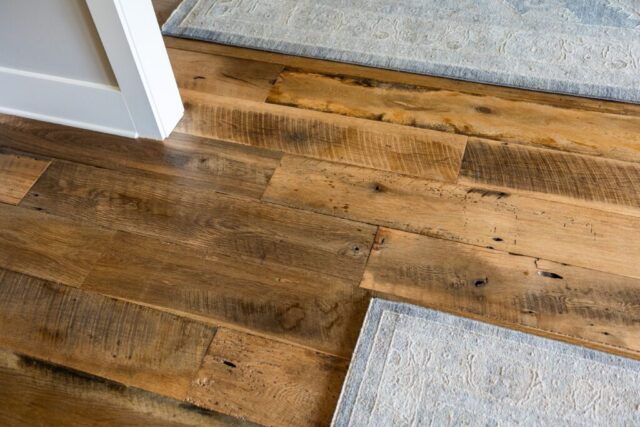 southend-reclaimed-original-face-skip-planed-reclaimed-oak-solid-plank-flooring-30