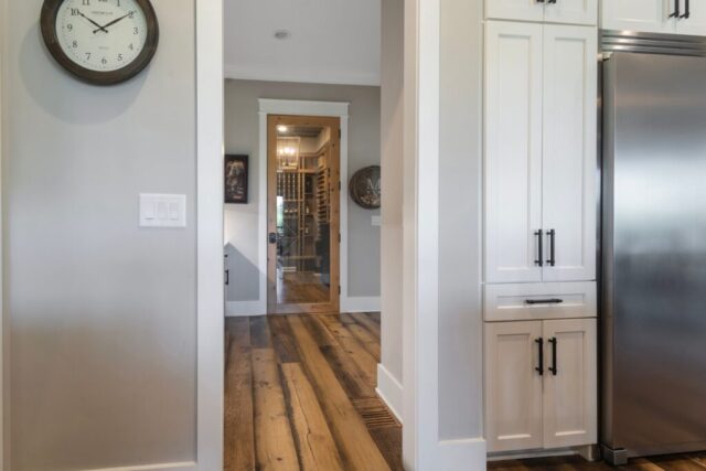 southend-reclaimed-original-face-skip-planed-reclaimed-oak-solid-plank-flooring-7