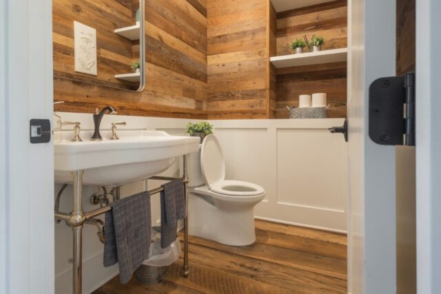 southend-reclaimed-original-face-skip-planed-reclaimed-oak-solid-plank-flooring-original-face-softwoods-wall-planking