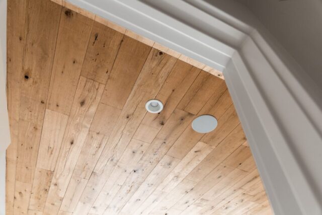 southend-reclaimed-reclaimed-antique -white-oak-ceiling-planking-smooth-face