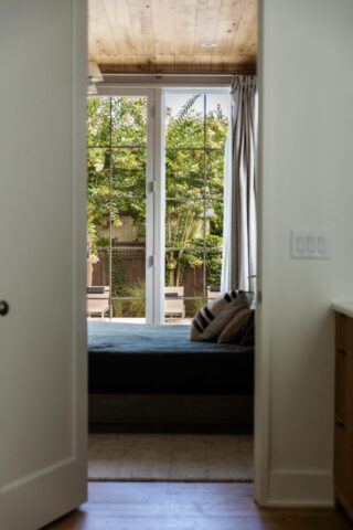 southend-reclaimed-reclaimed-antique -white-oak-flooring-ceiling-planking-smooth-face-3