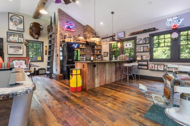 southend-reclaimed-original -face-mixed-hardwoods-red-barnsiding-3