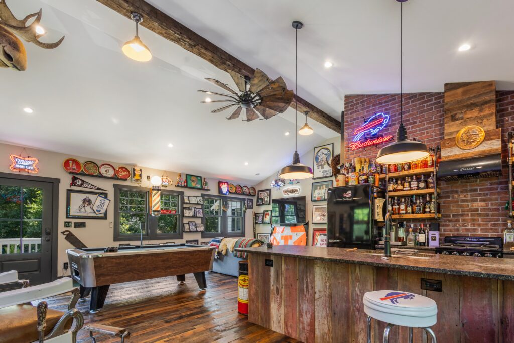 southend-reclaimed-original -face-mixed-hardwoods-red-barnsiding-hand-hewn-box-beam