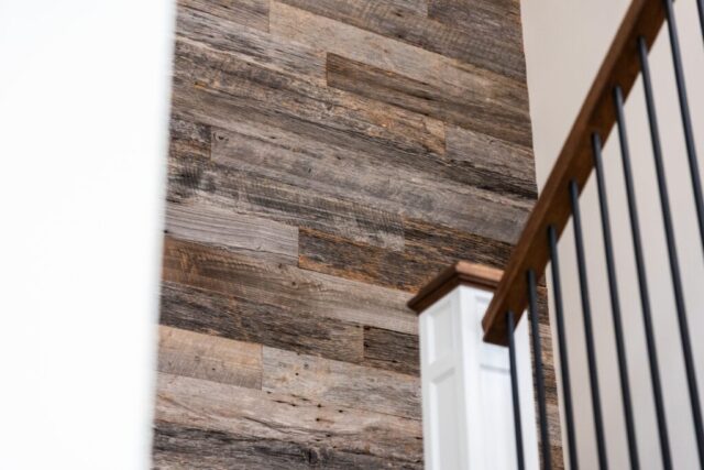 Weathered Grey Barnsiding Wall Paneling