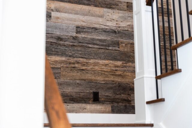 Weathered Grey Barnsiding Wall Paneling