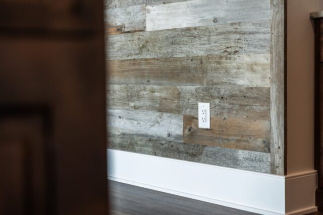Weathered Grey Barnsiding Wall Paneling