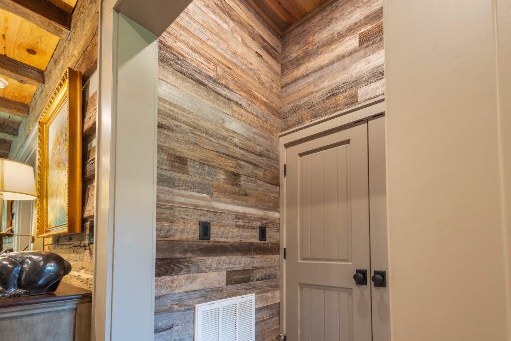 Reclaimed Weathered Grey Barnsiding