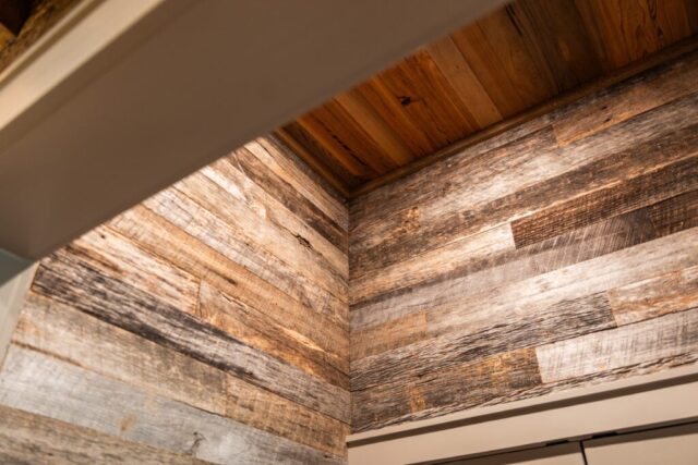 Reclaimed Weathered Grey Barnsiding