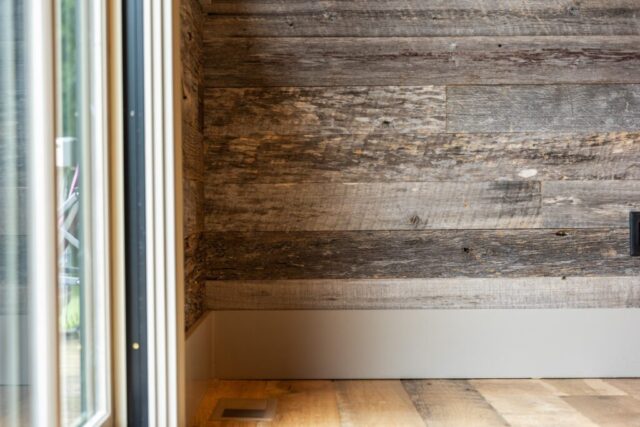 Reclaimed Weathered Grey Barnsiding